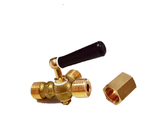 Válvula de cobre amarillo estándar del gallo de indicador de 3 maneras del estruendo con la nuez de cobre amarillo